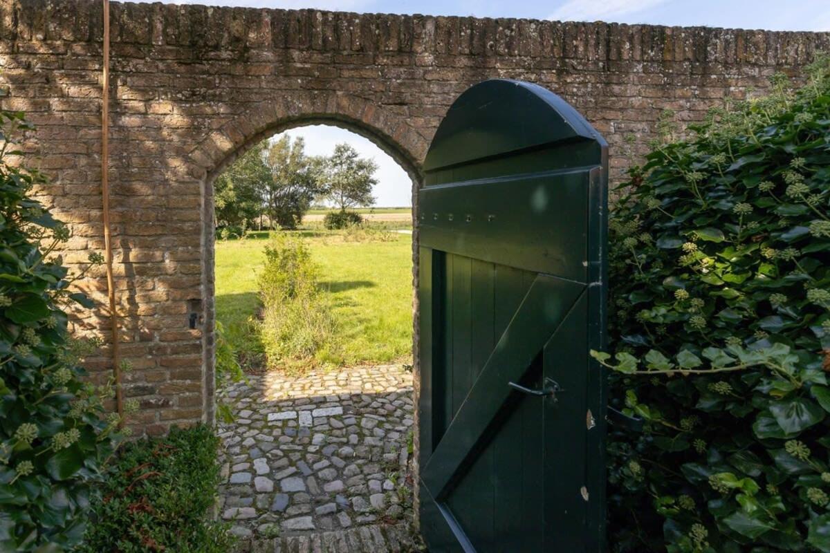 De Grote Schuur At Buitenplaats Zeeuwse Liefde Westkapelle Exterior photo